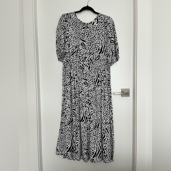 H&M mixed animal print midi dress. Size M - Picture 1 of 6
